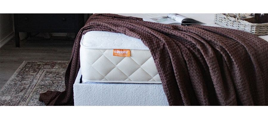 modern organic aesthetic room decor with happsy organic mattress